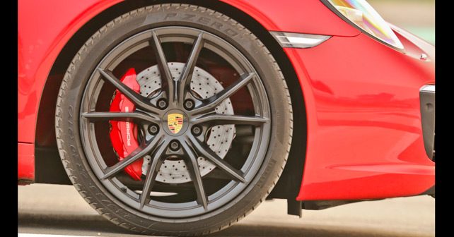 Porsche 911 Carrera S alloy wheel