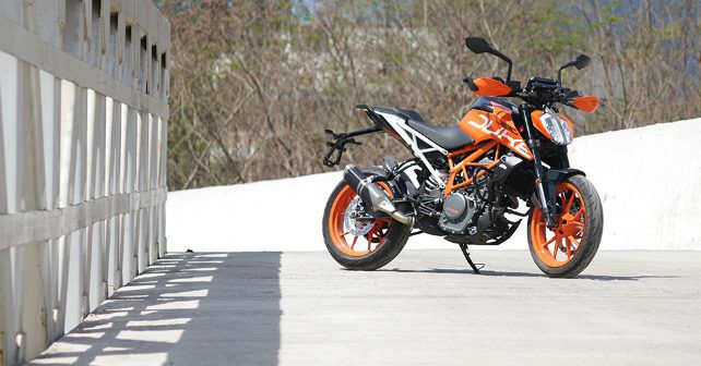 2017 KTM 390 Duke Front Three Quarte