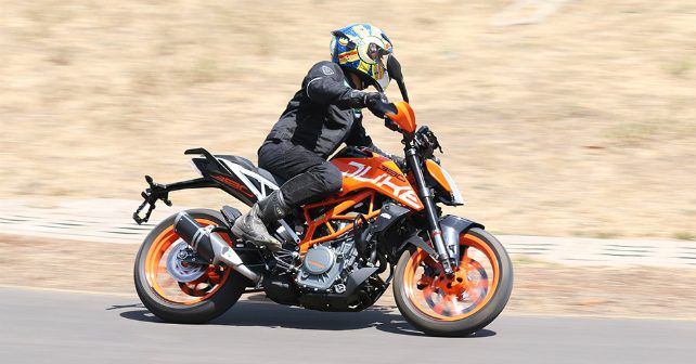 2017 KTM 390 Duke Riding Dynamic