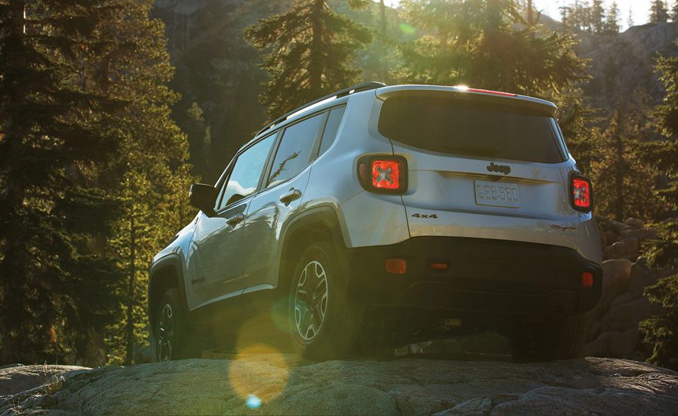 2017 Jeep Renegade image Trailhawk Glacier Metallic Back Three Quarter