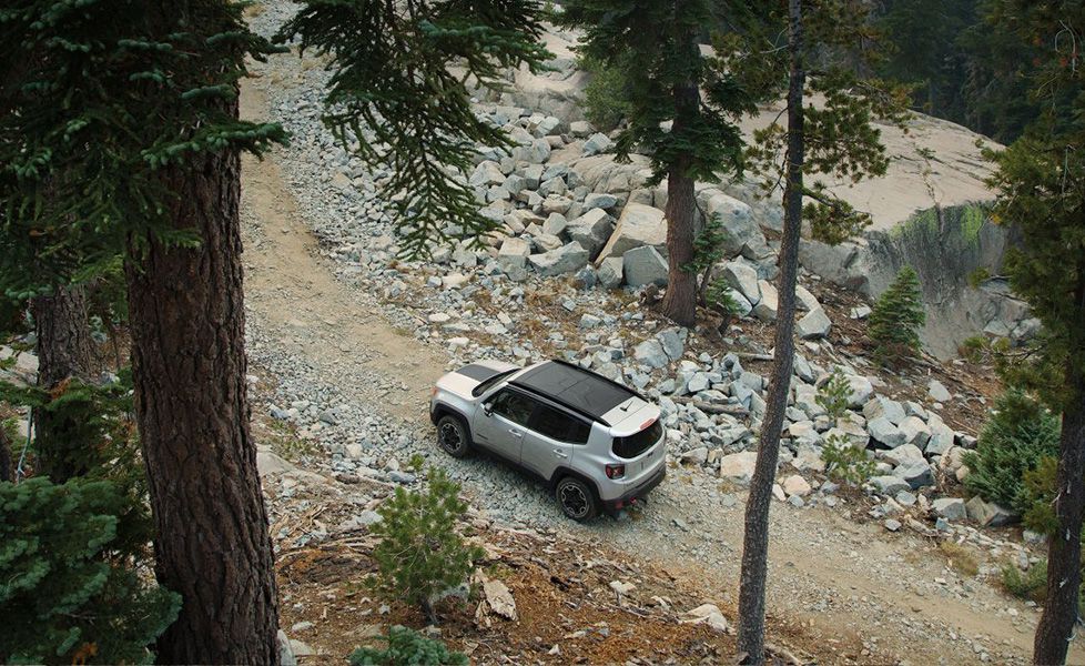 2017 Jeep Renegade image Trailhawk Glacier Metallic Top View