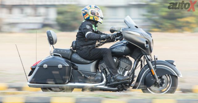 Indian Chieftain Dark Horse In Action M1