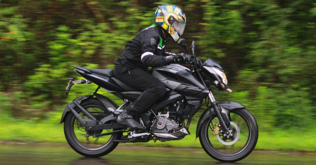 Bajaj Pulsar NS160 Side Action