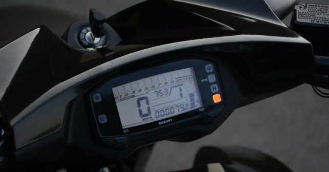 Suzuki Intruder 150 Instrumentation