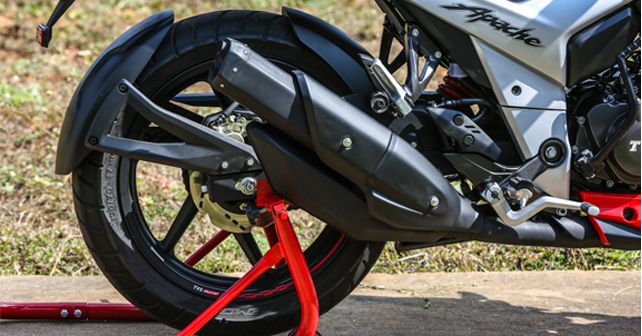 TVS Apache rtr 160 4v review rear disc m