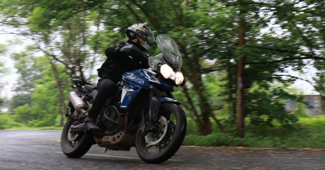 2018 Triumph Tiger 800 XRx Action