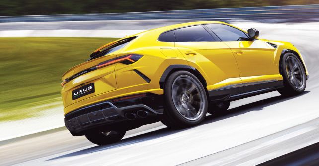 Lamborghini Urus Rear Three Quarter Dynamic