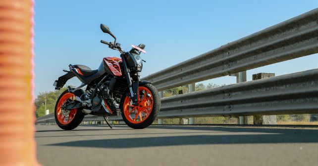 KTM 125 Duke Front Static