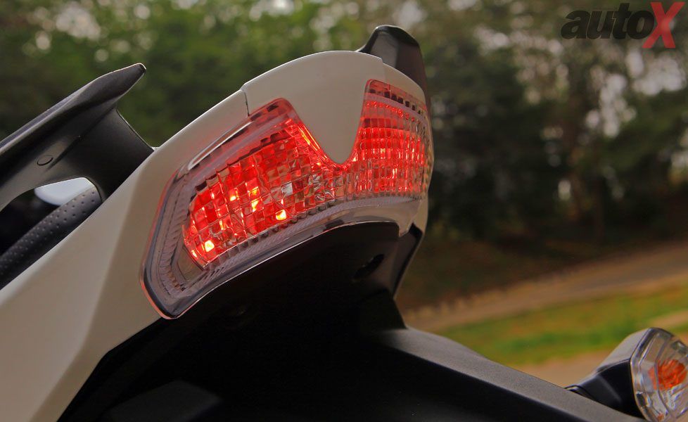 tvs apache rtr 200 4V image tail lamp