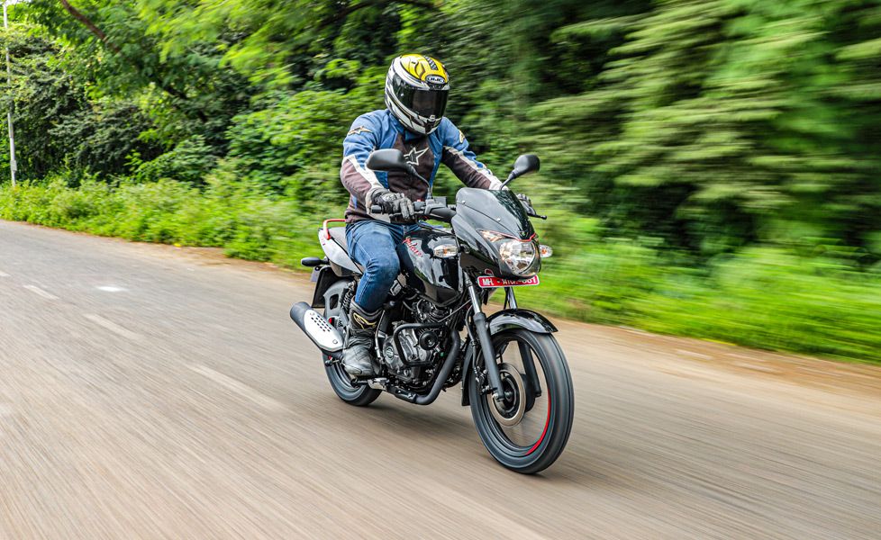 Bajaj Pulsar 125 Motion Image