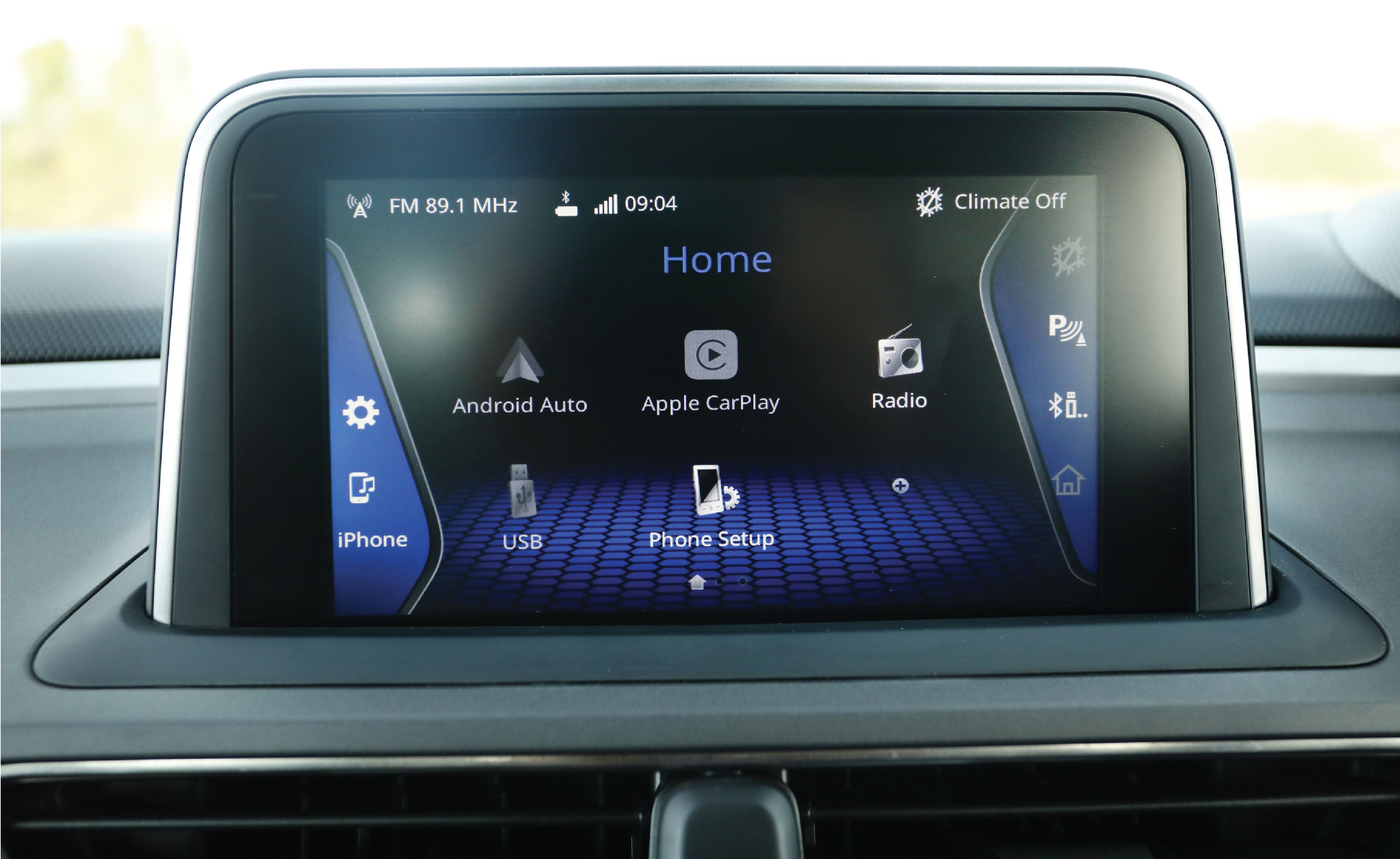 Tata Altroz interior touchscreen infotainment system 