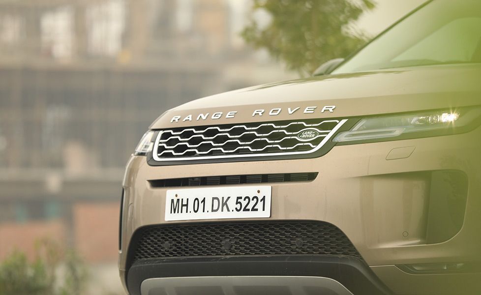 2020 Range Rover Evoque image front end