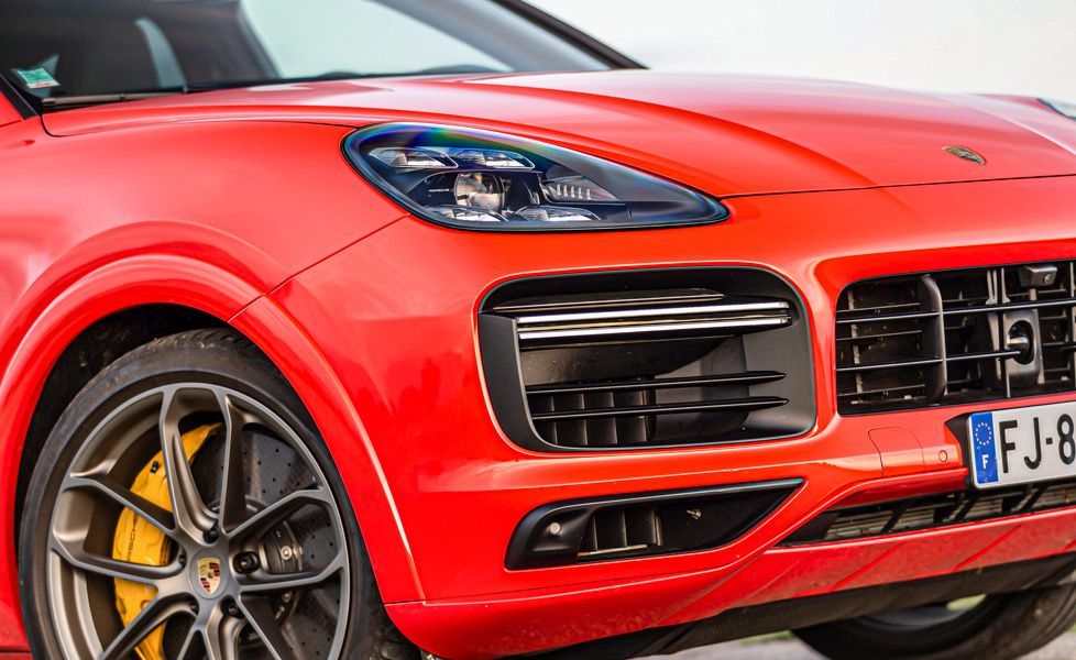 Porsche Cayenne Coupe image front end