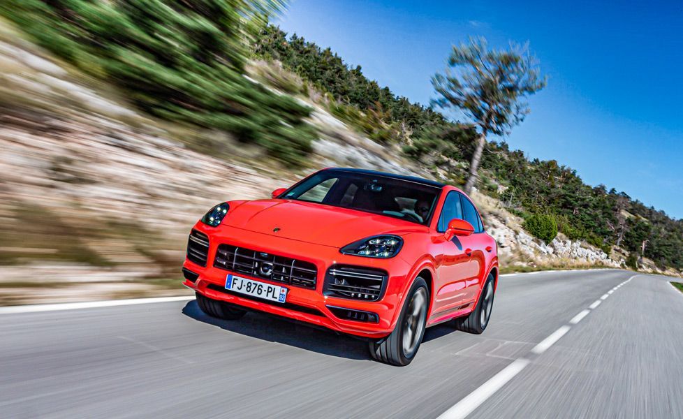 Porsche Cayenne Coupe image front motion