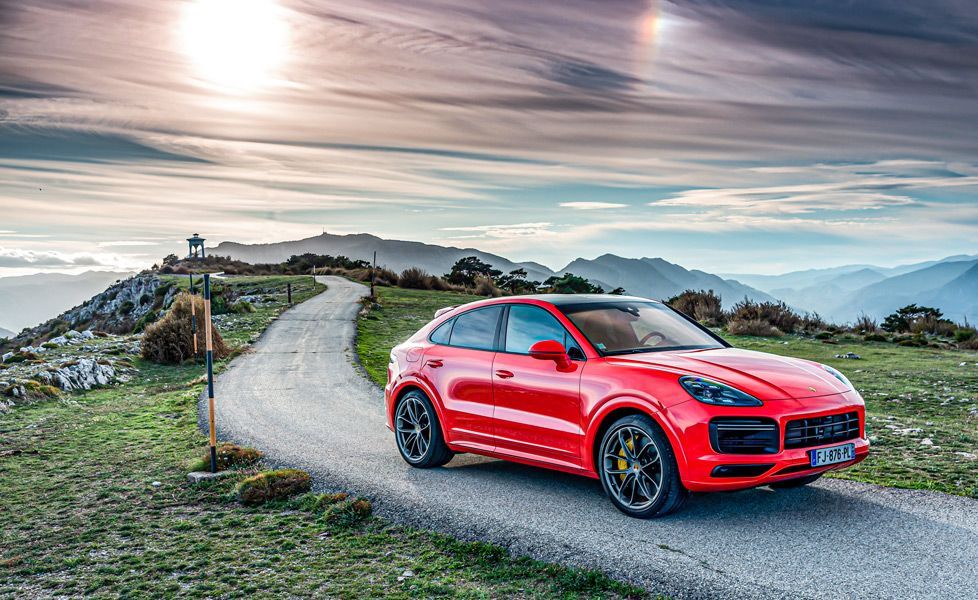 Porsche Cayenne Coupe image front