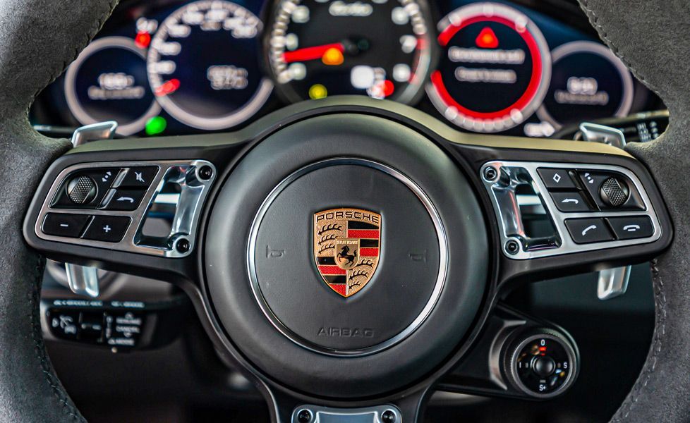 Porsche Cayenne Coupe steering