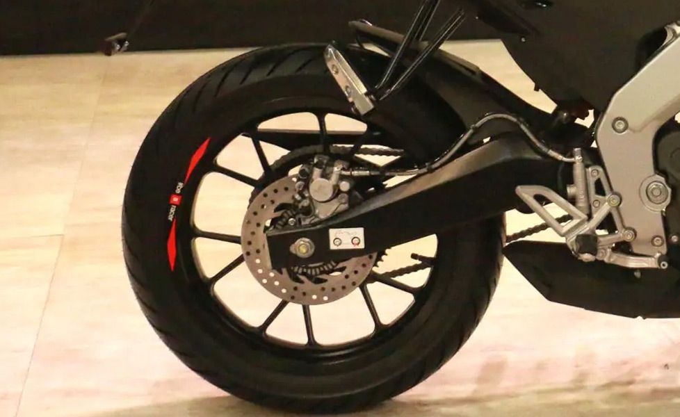 Aprilia Tuono 150 Image 3 