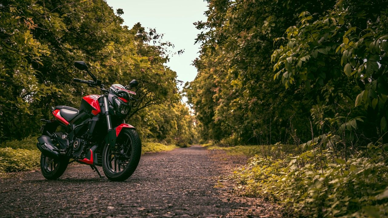 Bajaj Dominar 250 Review Static Front Three Quarter