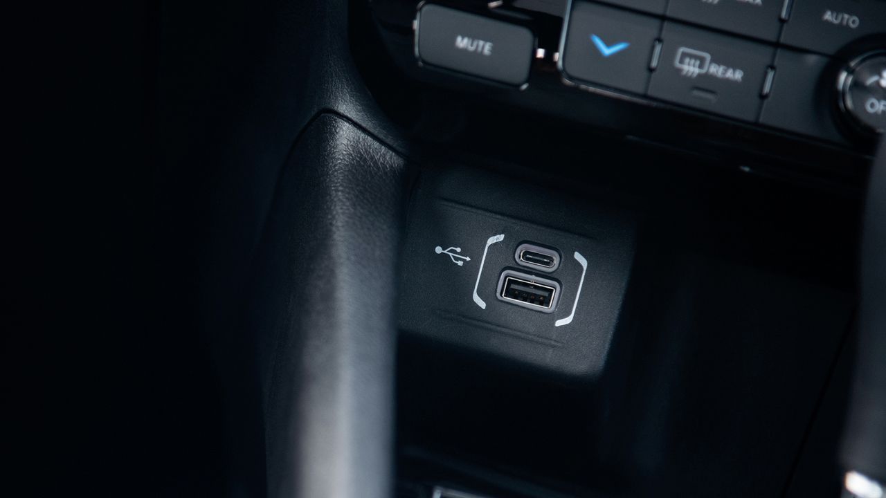 2021 Jeep Compass Facelift USB Charging Ports1