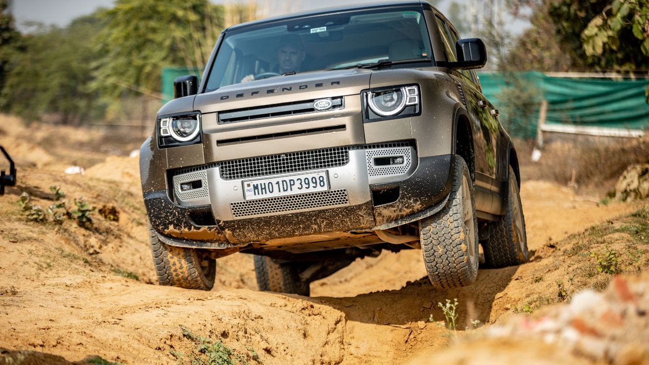 Land Rover Defender Off Road