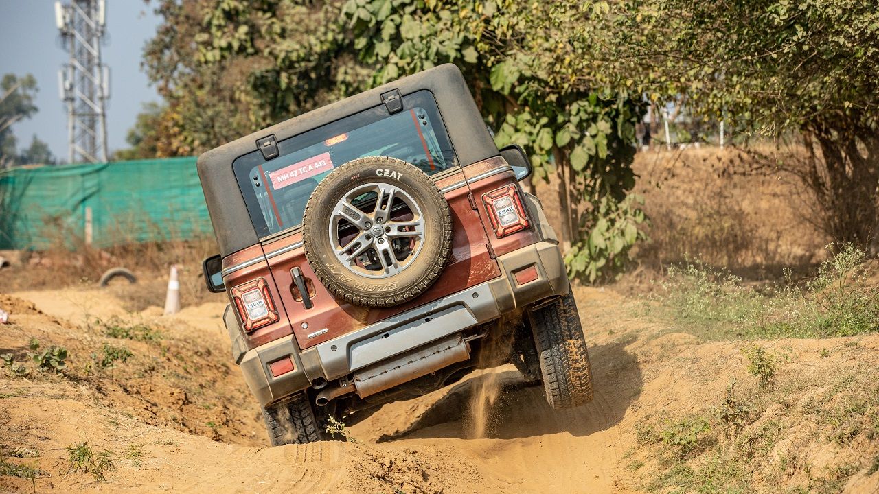 Mahindra That Petrol AT Off Road Articulation