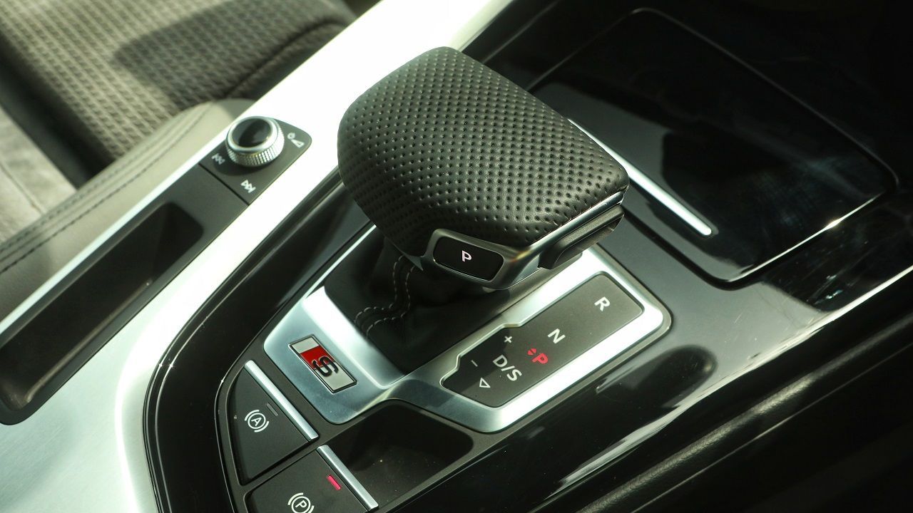 2021 Audi S5 Sportback gear shifter