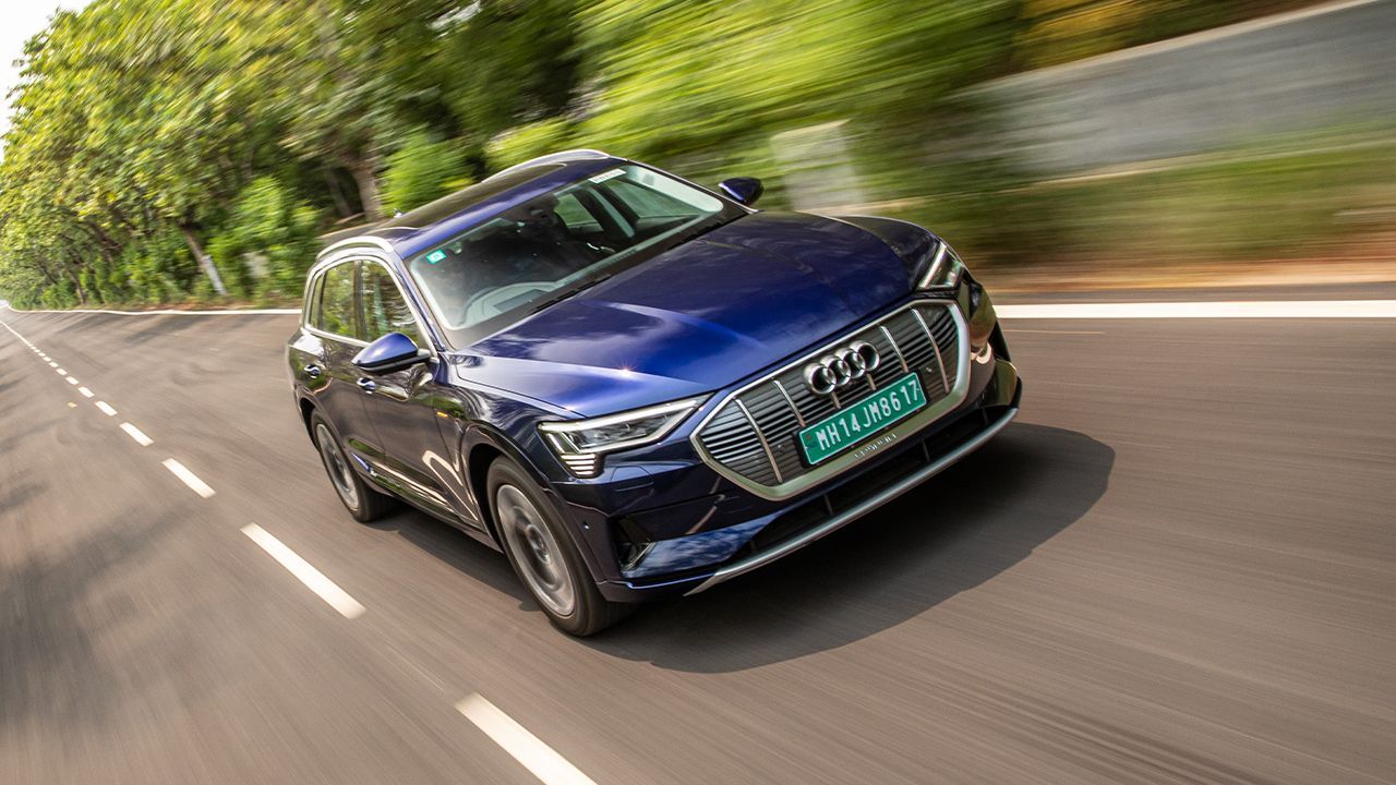 2021 Audi e tron drive1