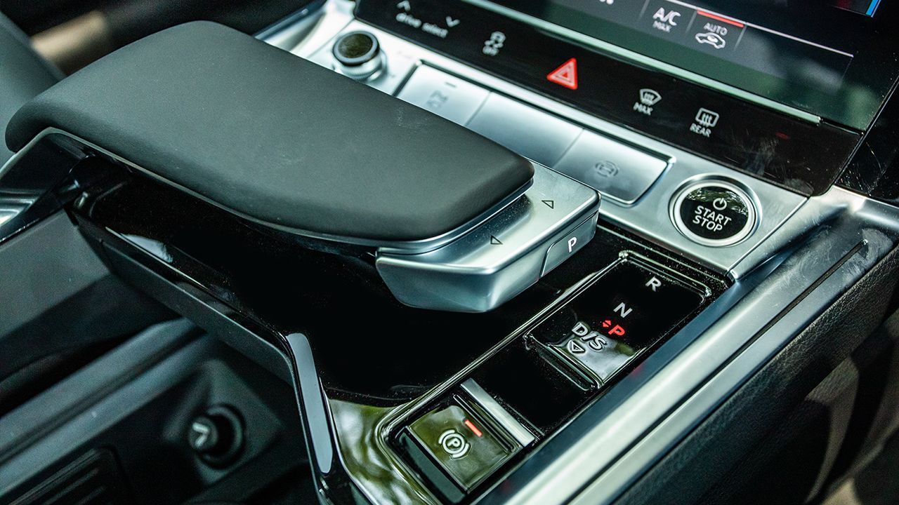 2021 Audi e tron gear lever1