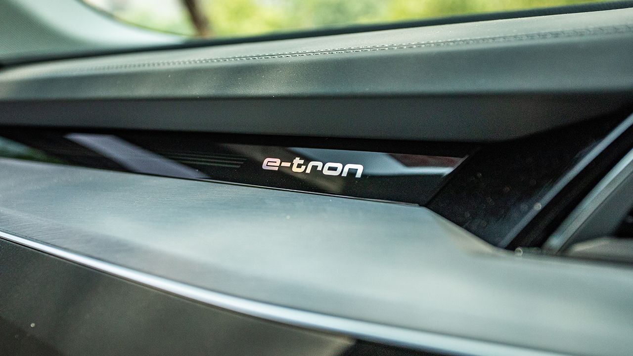 2021 Audi e tron logo1