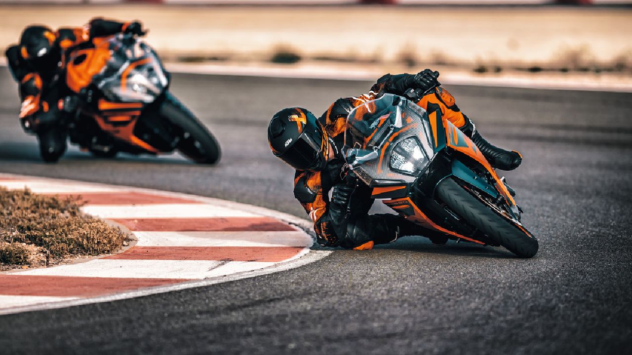 2022 KTM RC390 Mid Corner Action Shot