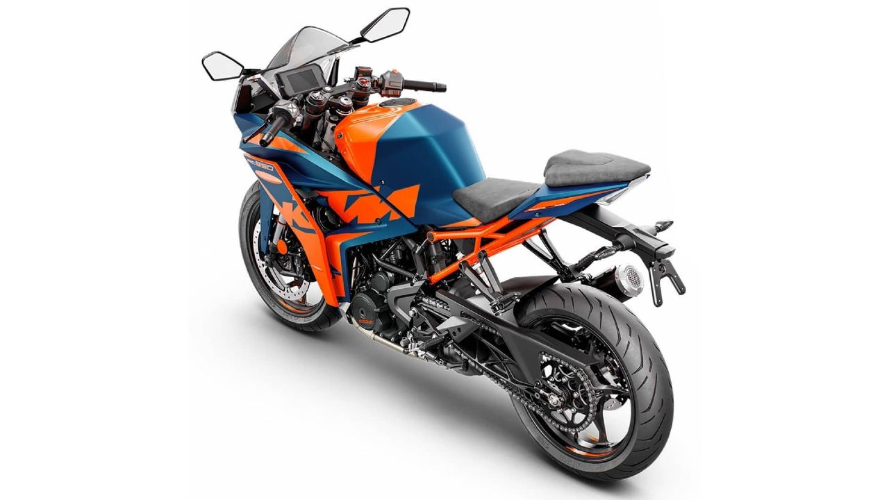 2022 KTM RC390 Three Quarter Angle