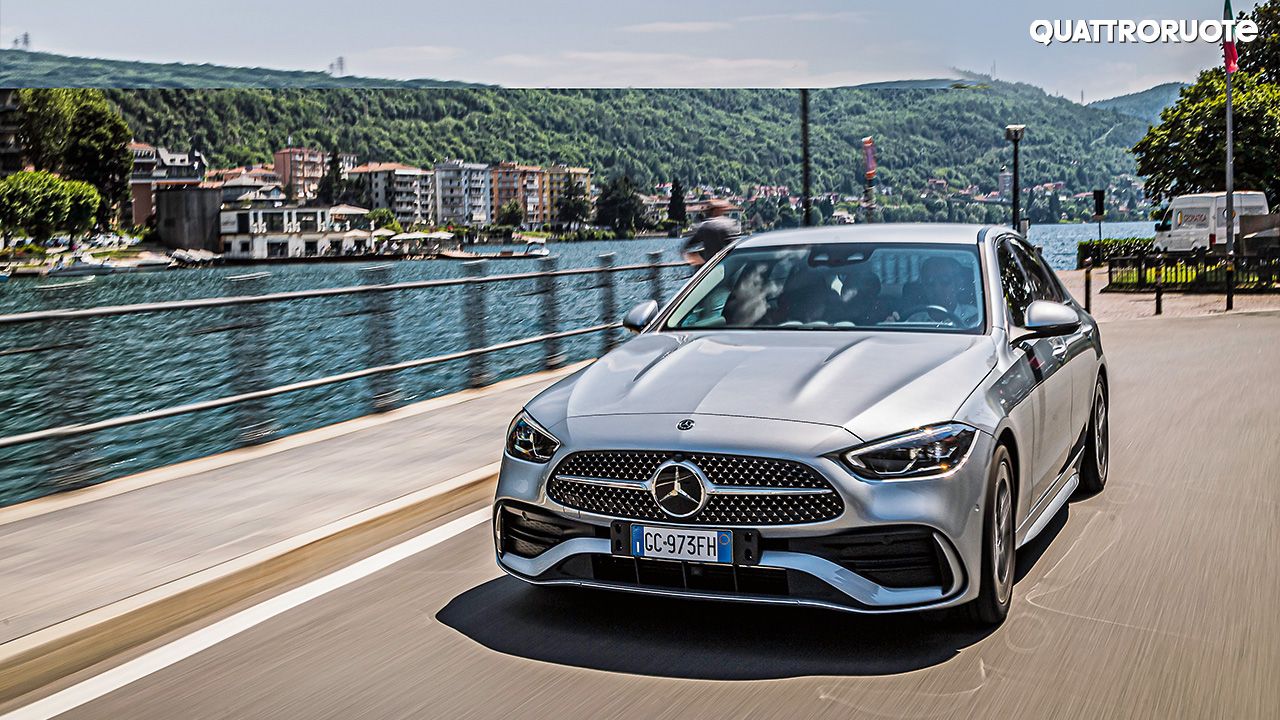 2022 Mercedes Benz C Class Front Quarter Motion