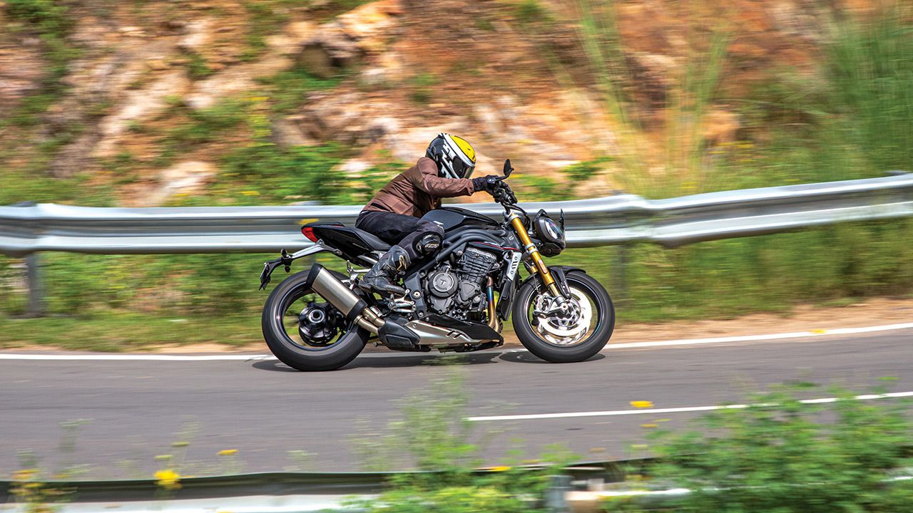 2021 Triumph Speed Triple RS Side View Motion