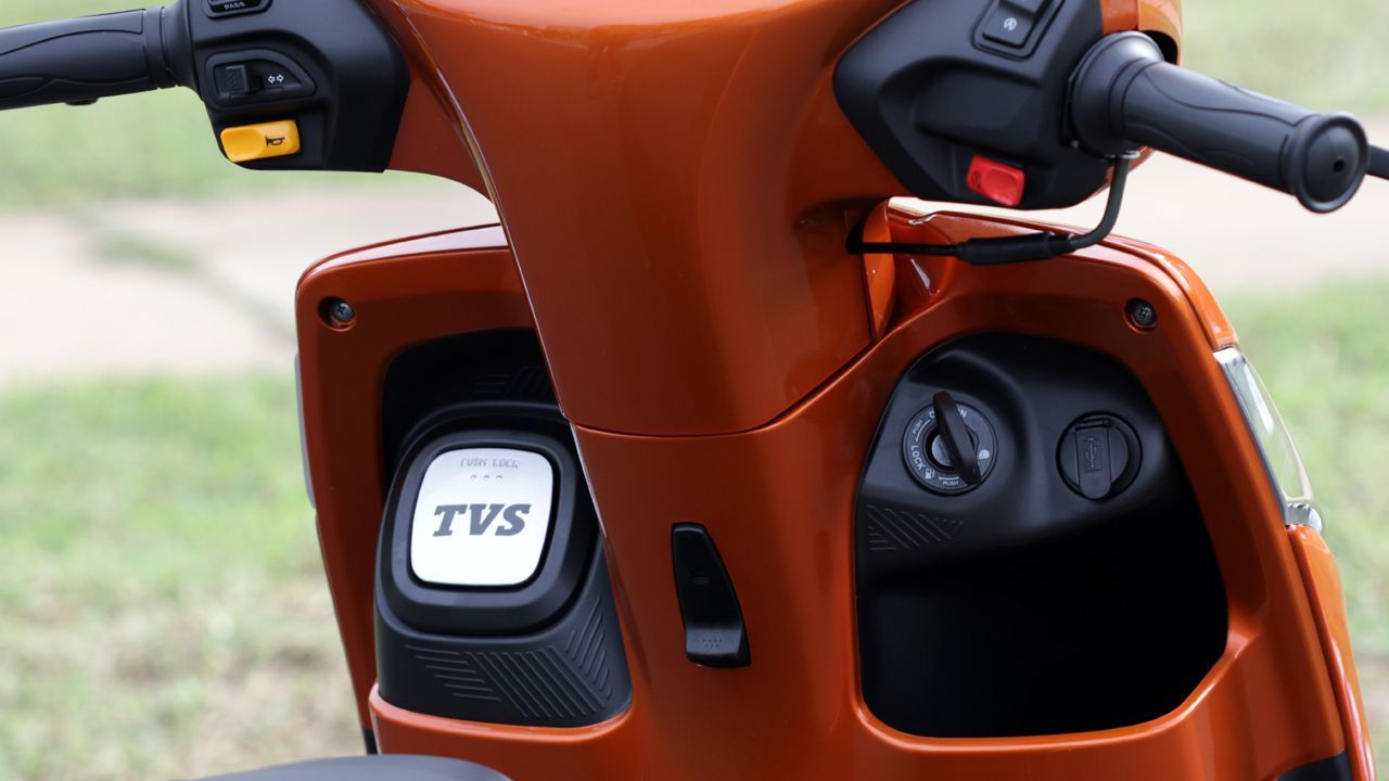 TVS Jupiter 125 Front Storage and Fuel Cap1