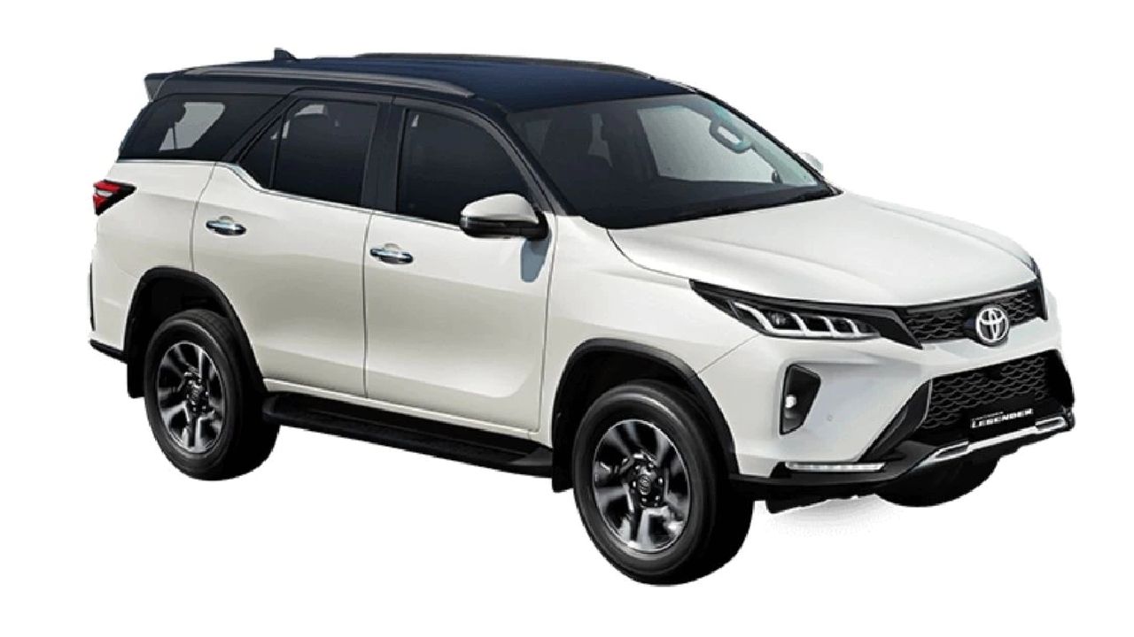 Toyota Fortuner Legender 4x4 Front Three Quarter Motion