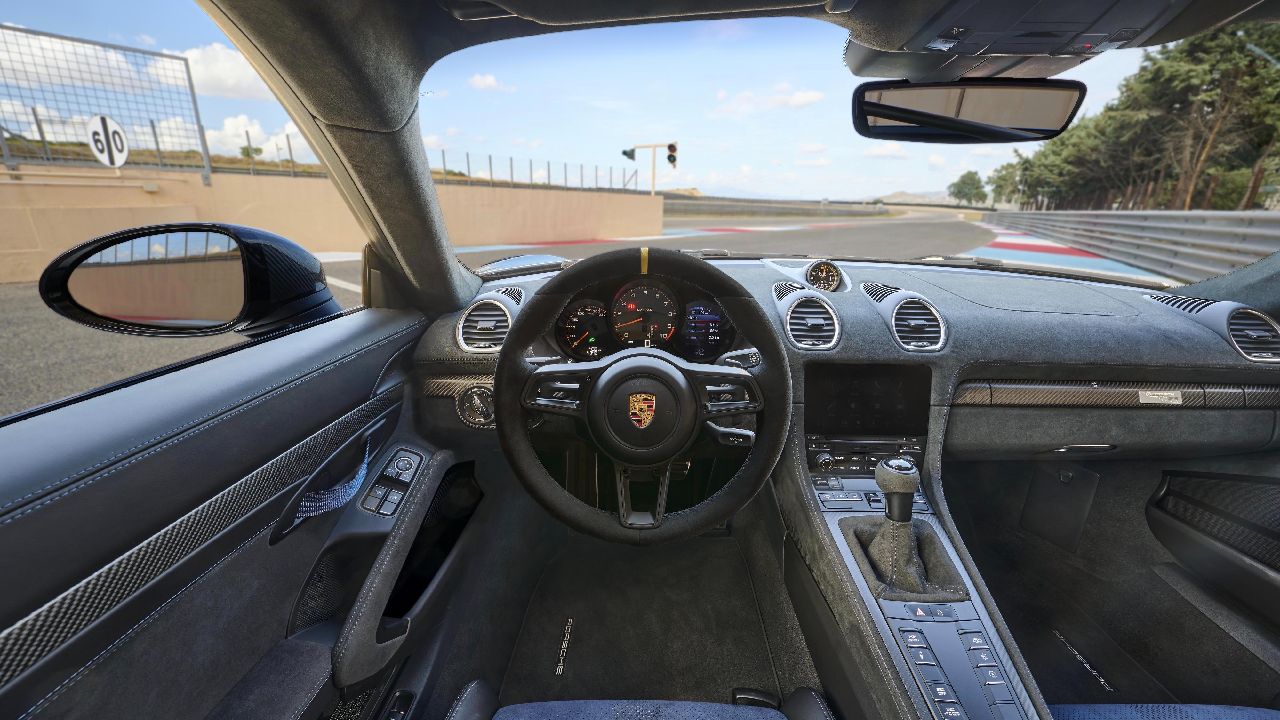 2022 Porsche 718 Cayman GT4 RS Dashboard Details