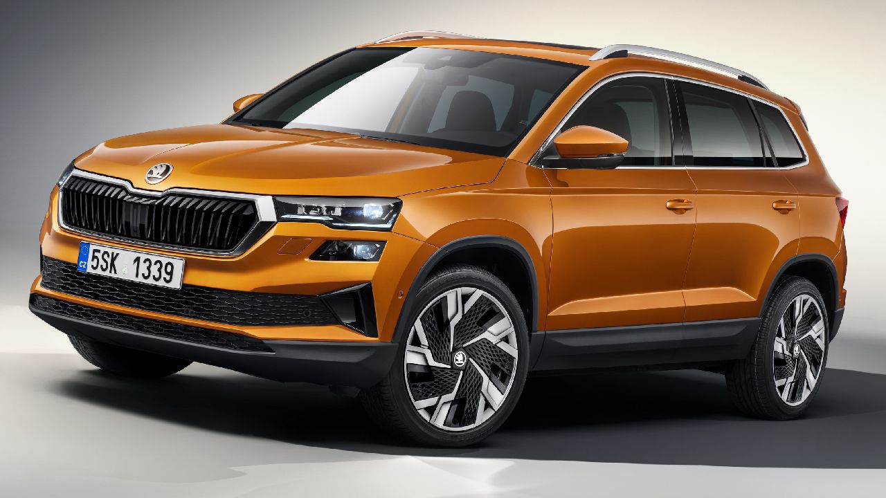 2022 Skoda Karoq Facelift Front Three Quarter