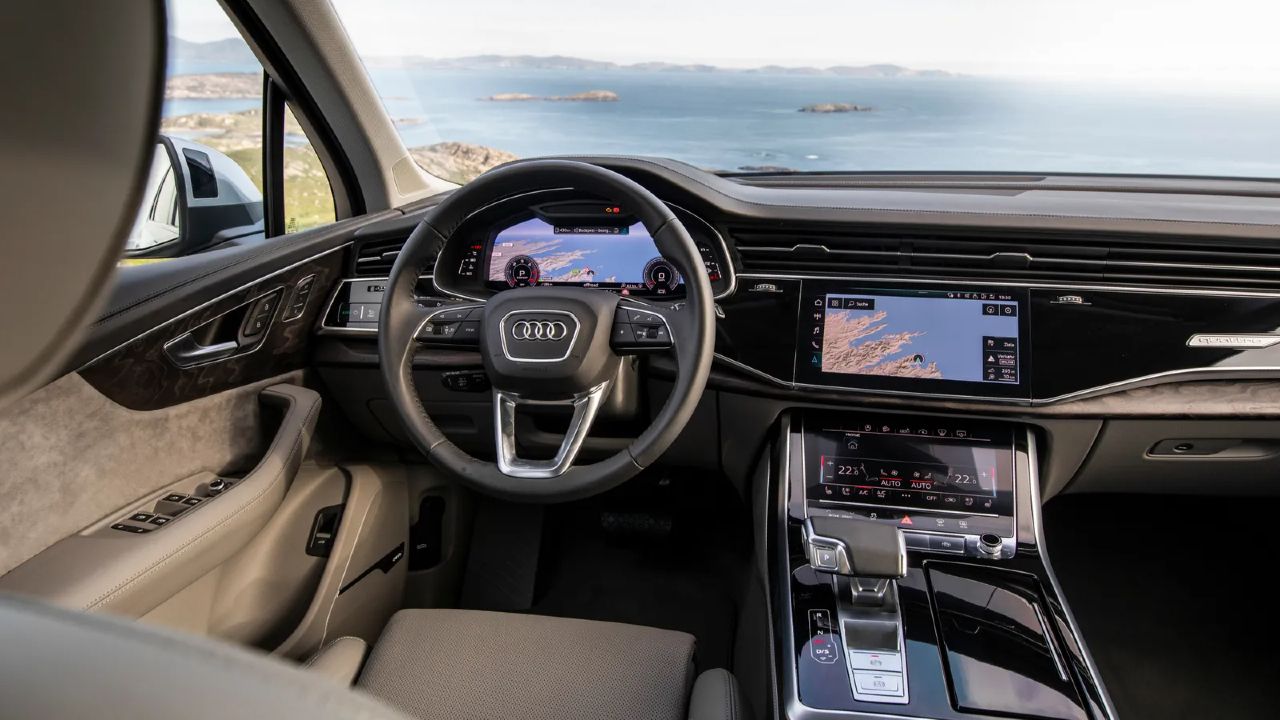 Audi Q7 Dashboard