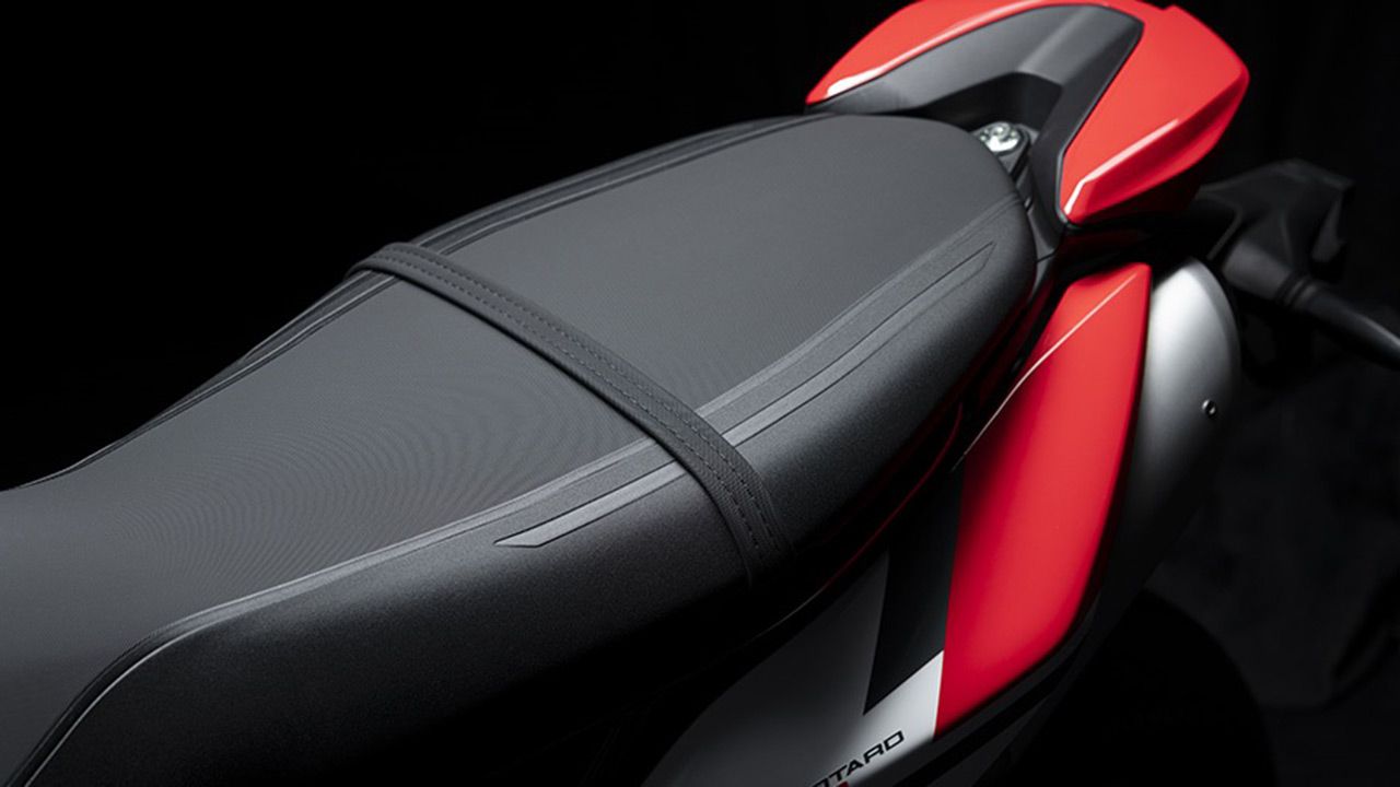 Ducati Hypermotard 950 Seating