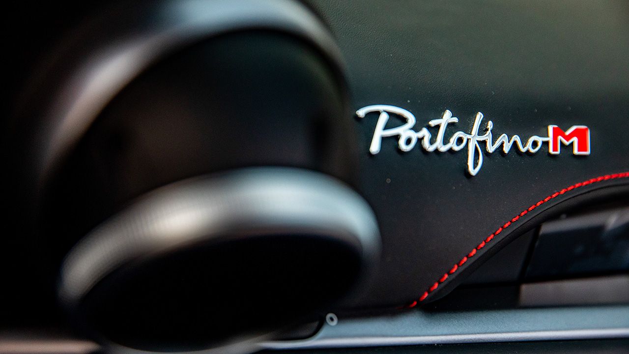 Ferrari Portofino M Dashboard Insignia