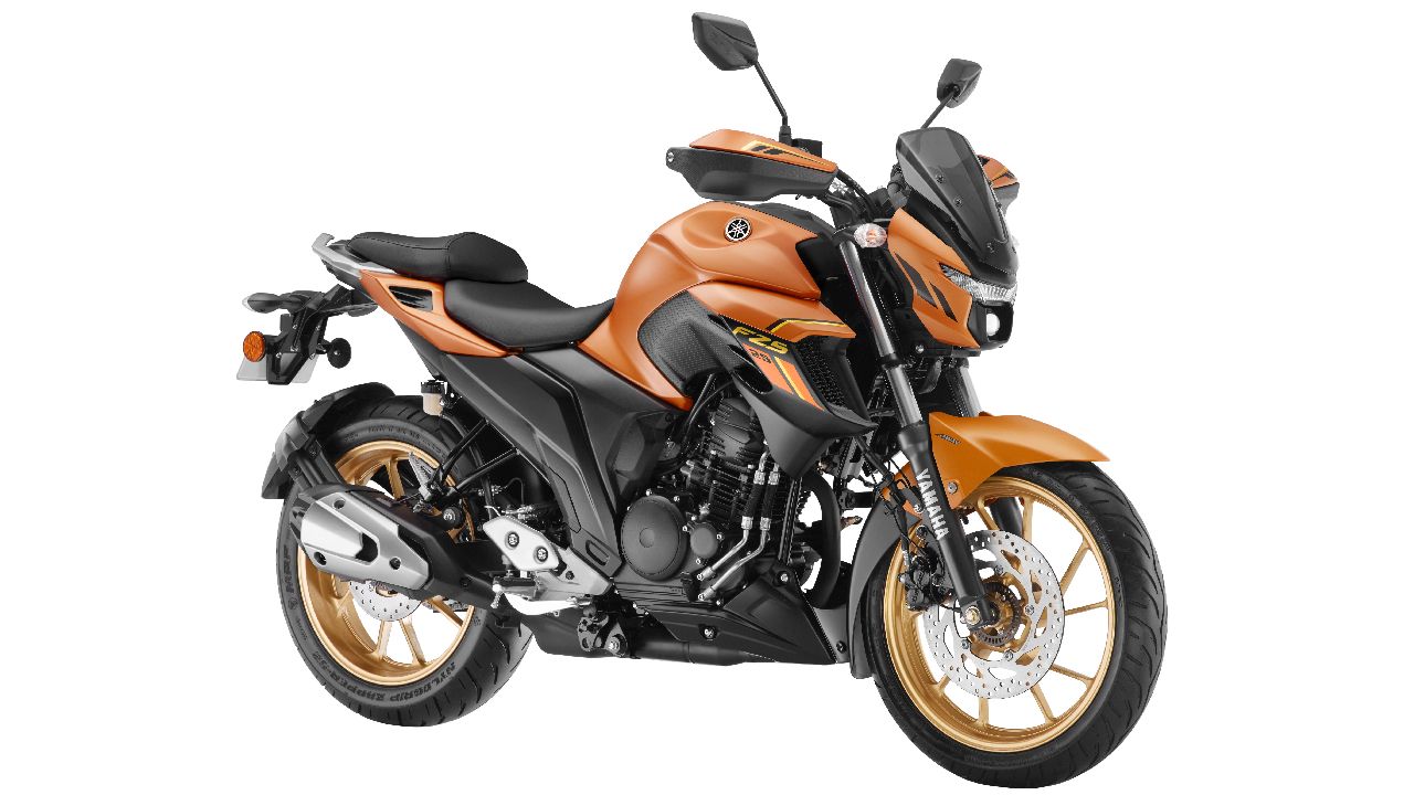 Yamaha FZS 25 Matte Copper Front Three Quarter Static