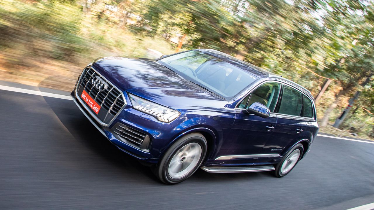 2022 Audi Q7 Front Quarter Motion