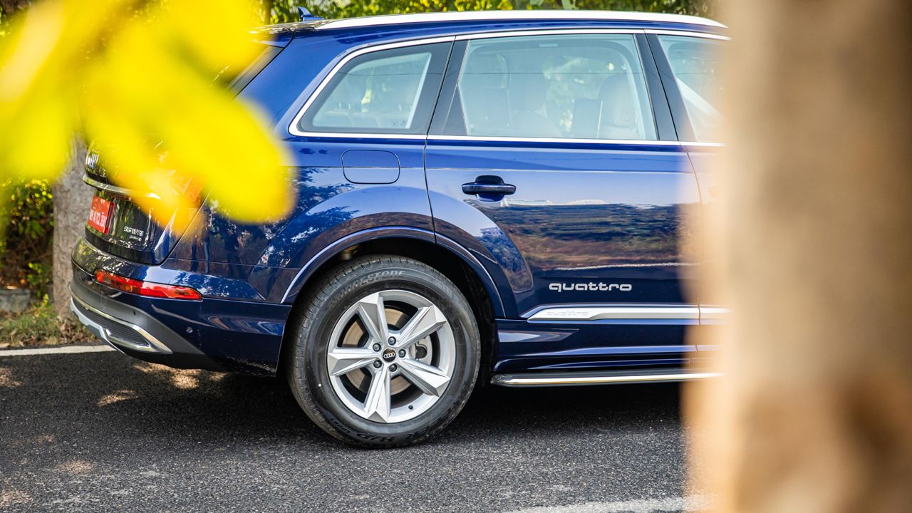 2022 Audi Q7 Rear Side Quarter