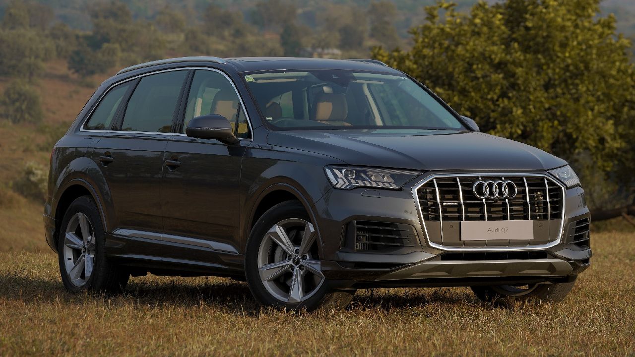 2022 Audi Q7 Front Three Quarter Static