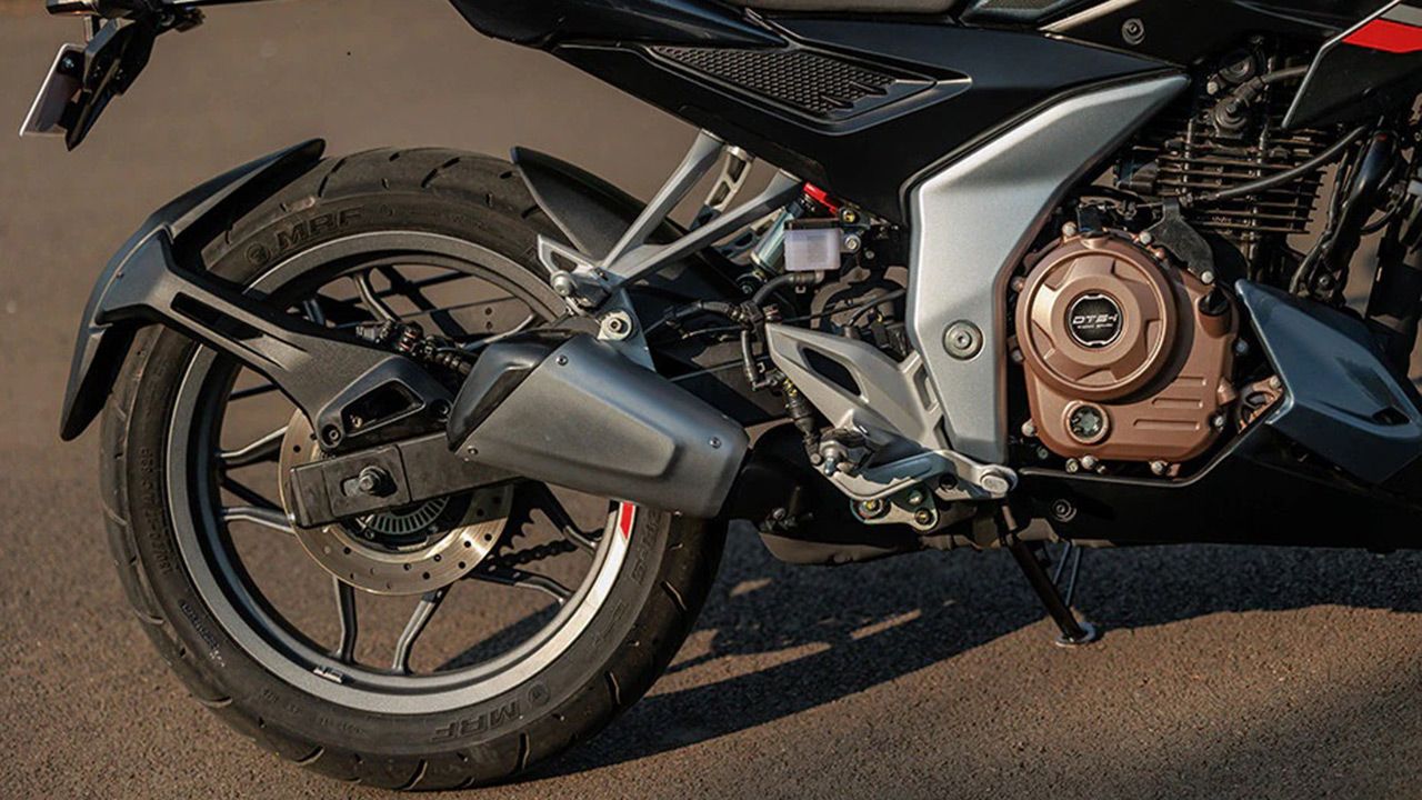 Bajaj Pulsar N250 Exhaust View