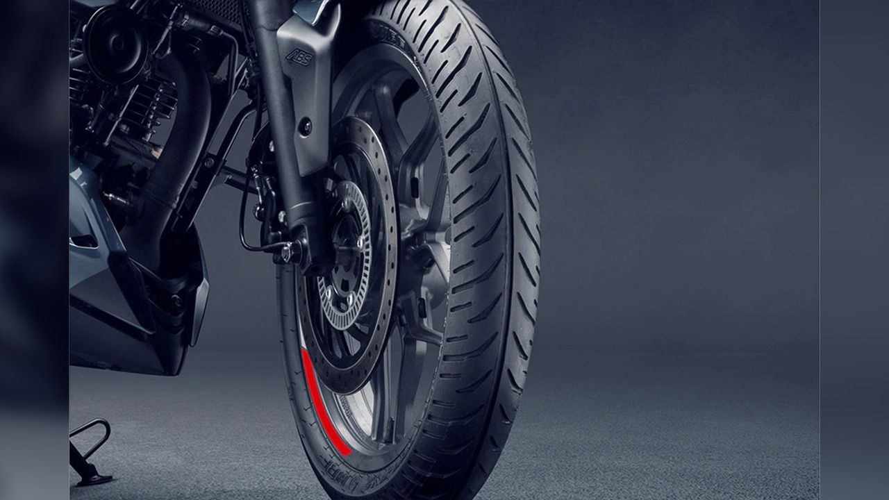 Bajaj Pulsar N250 Front Tyre View