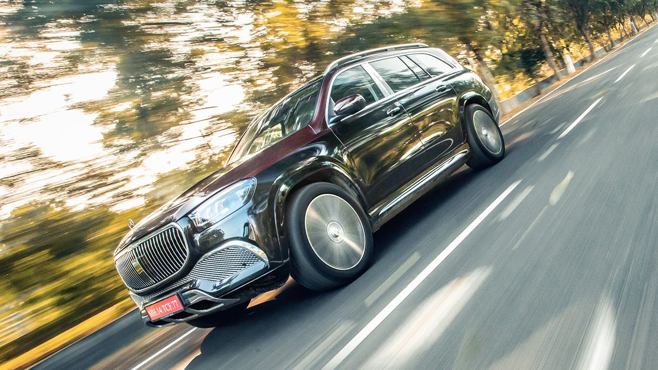 Mercedes Maybach GLS 600 Front Quarter Motion