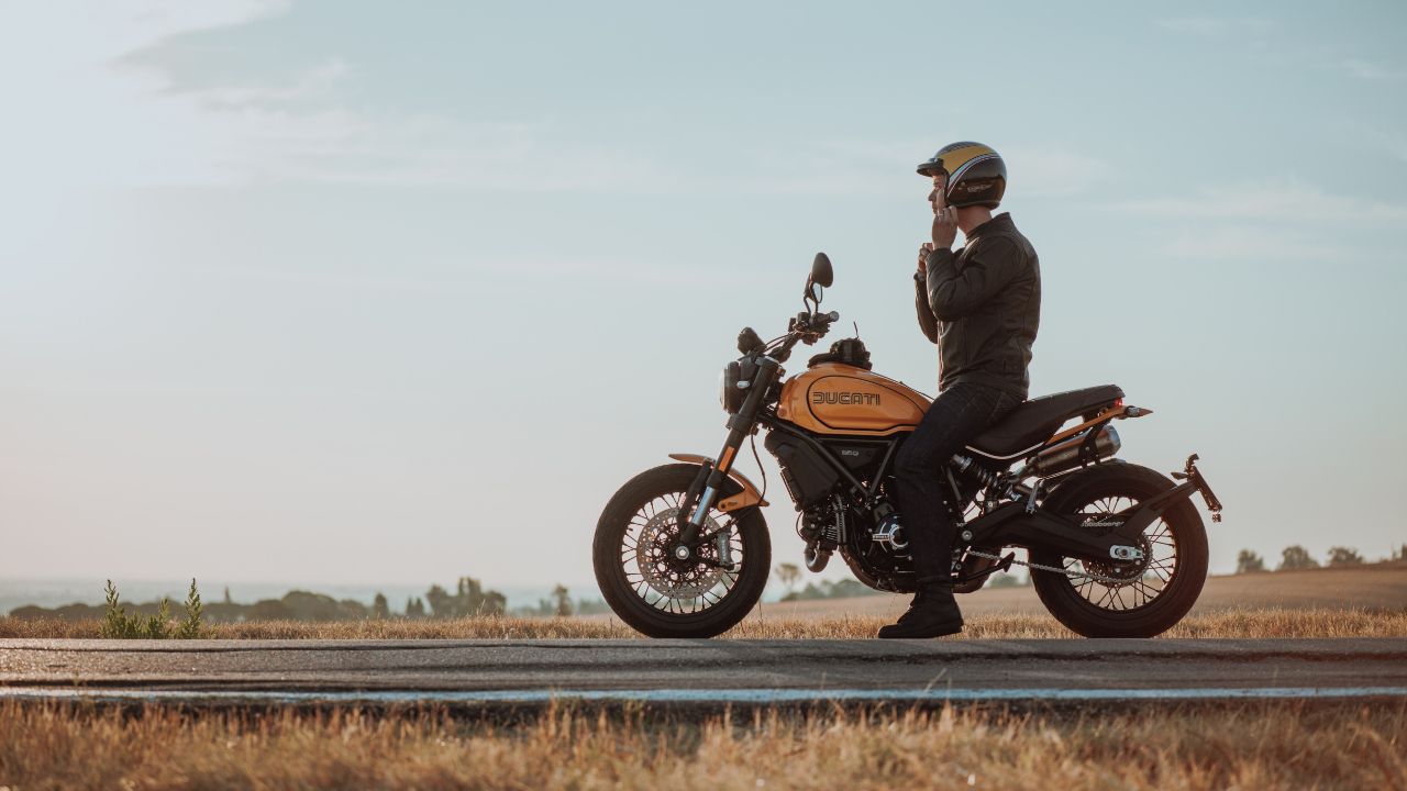 Ducati Scrambler Tribute 1100 Pro Profile