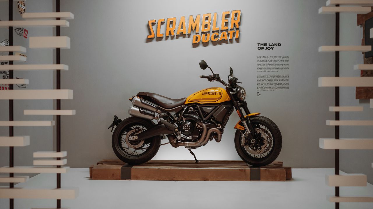 Ducati Scrambler Tribute 1100 Pro Side