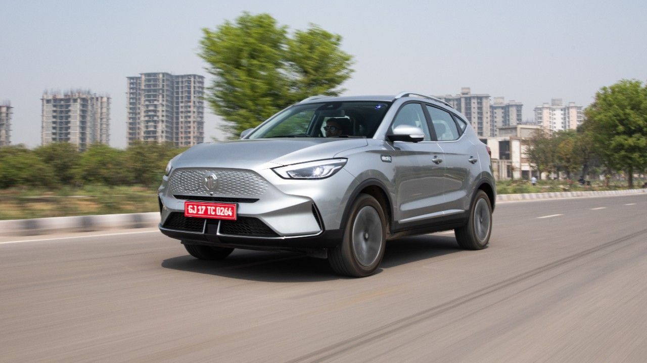 MG ZS EV Front Side Tracking